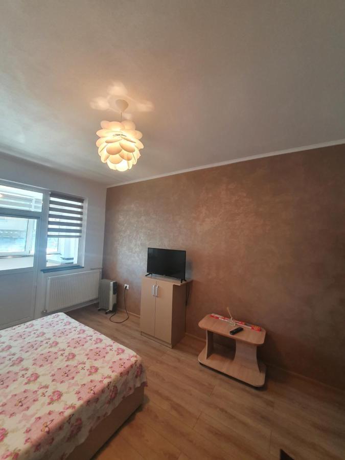 Shopping Cyti Cu 5 Ramnicu Valcea Exterior foto